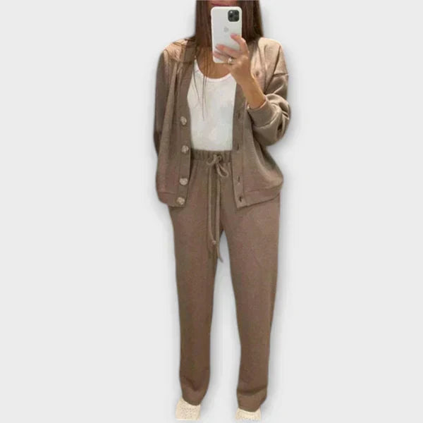 Blusa de manga larga y pantalones