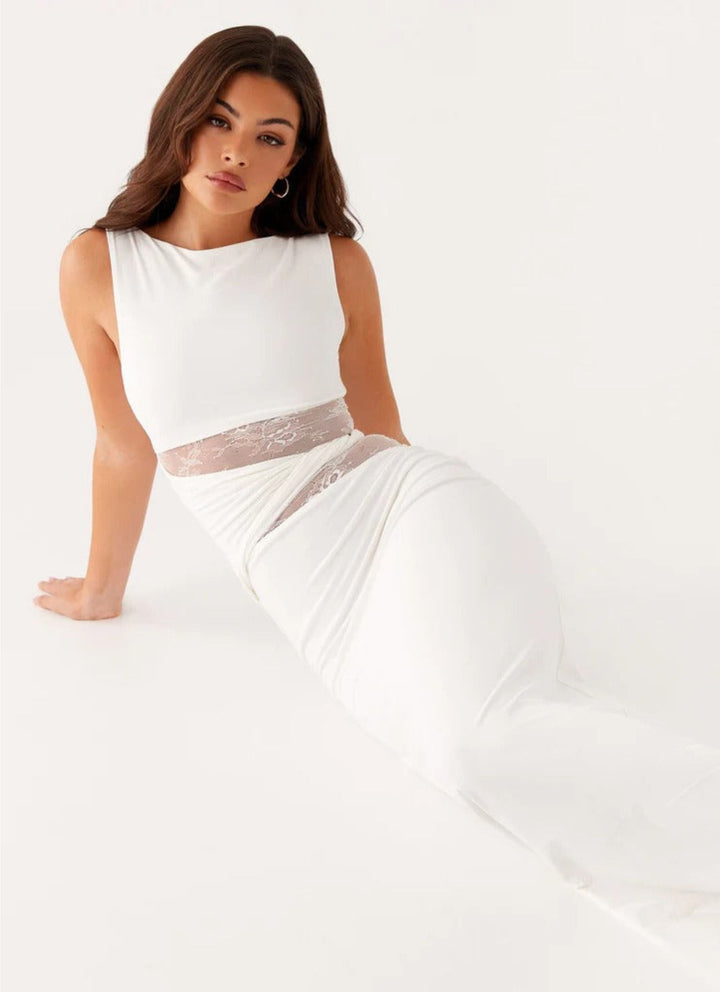 Luna | Vestido largo elegante con aberturas y cordones