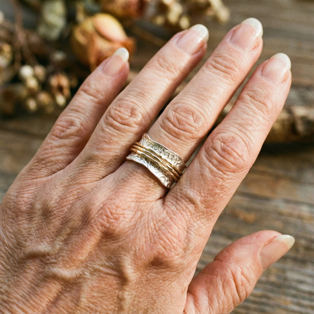 Anillo Vintage Fino Girado en Oro y Plata
