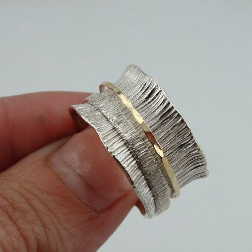 Delicate retro ring in gold and silver
