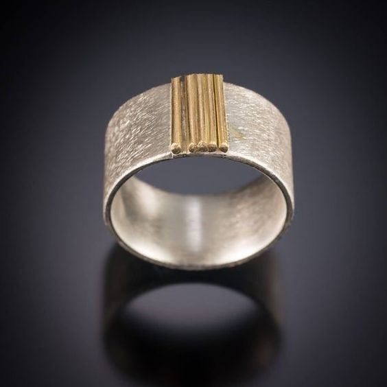 Anillo retro dorado de 18 quilates