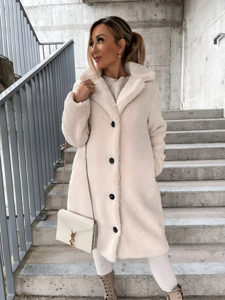 Abrigo de Piel de Daniella con Solapa de Lujo para Damas