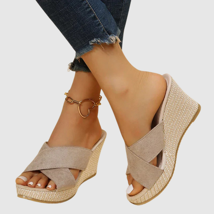 Nives - Elegant wedge sandals