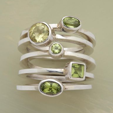 Anillo Retro de Vidrio Verde con Capas de Plata
