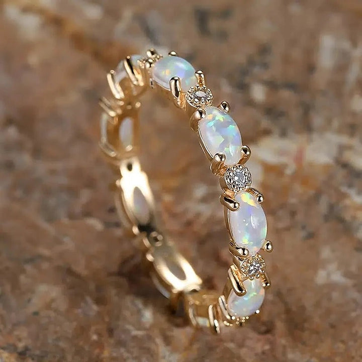 Anillo Vintage de Oro con Ópalo
