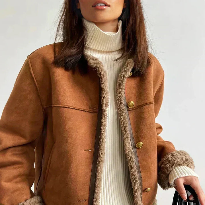 Abrigo Terhild con Detalle de Shearling Estilo para Damas