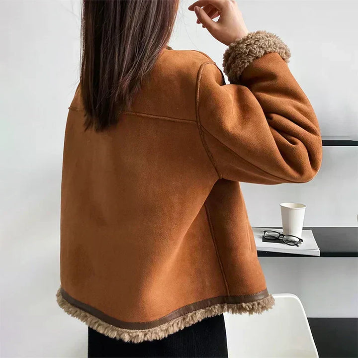 Abrigo Terhild con Detalle de Shearling Estilo para Damas